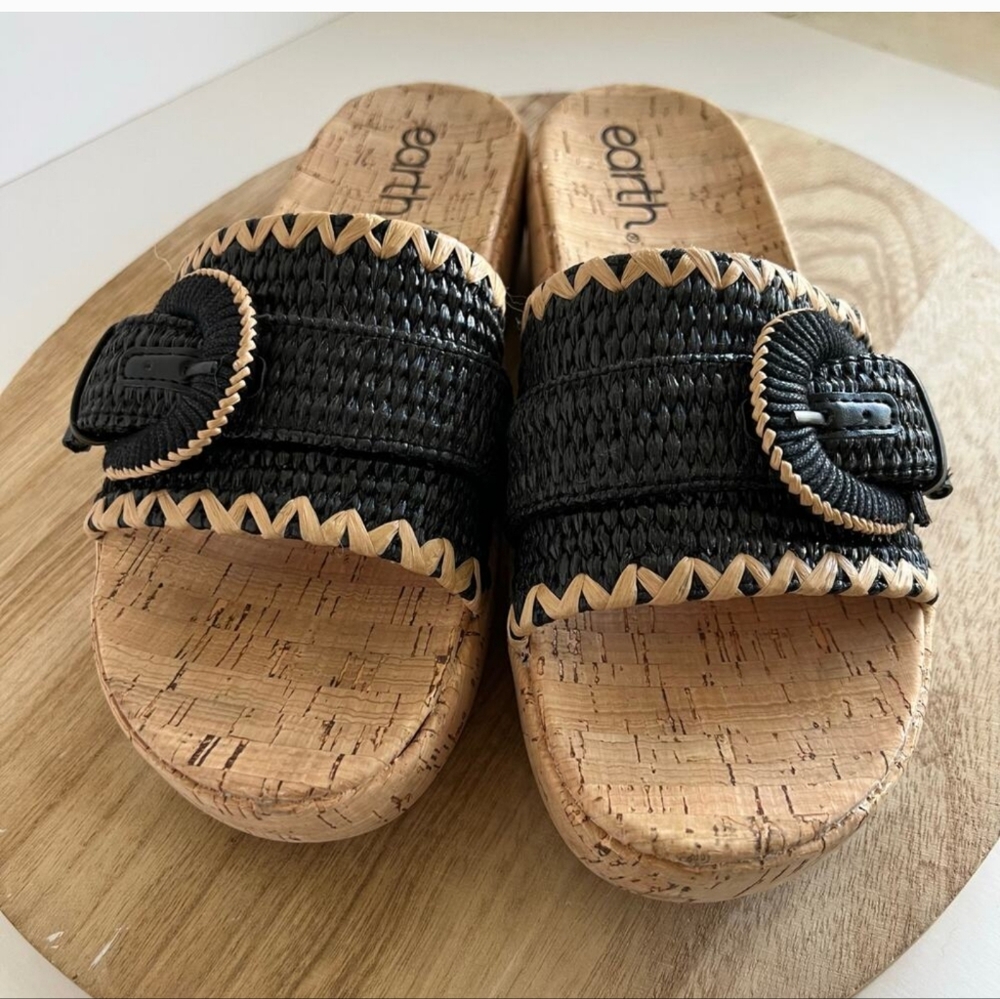 EARTH Platform Slip on Weaved Woven Buckle Sandals 8.5 NEW without tags